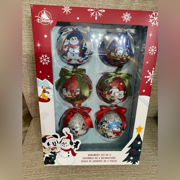 Disney winter ornament set - Picture 3 of 9